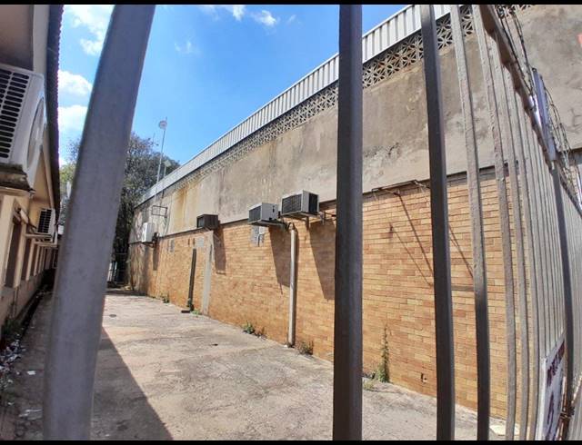 2,500M² BUILDING FOR SALE IN RUSTENBURG CENTRAL